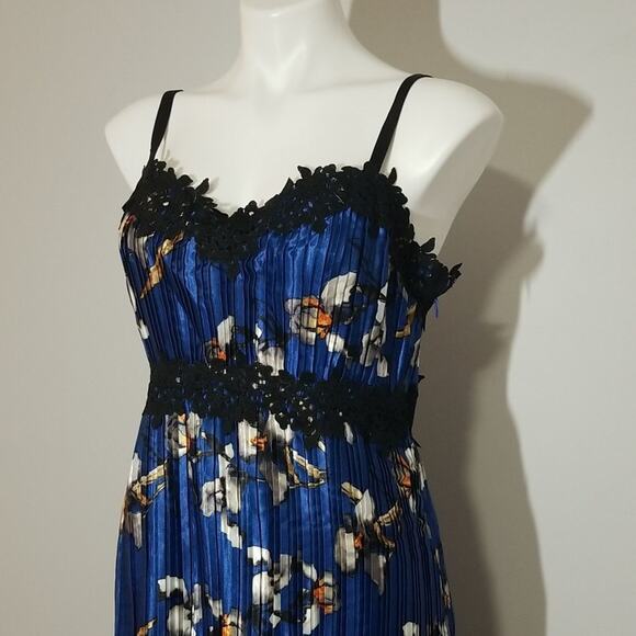 NWT Foxiedox Blue Floral Carmella Pleated Midi Dress - Picture 5 of 15